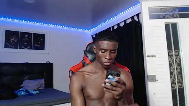 Snapshot of Couplex_sexx chatting on 5, 3, 2026 Couplex sexx online show from 5, 3, 2026