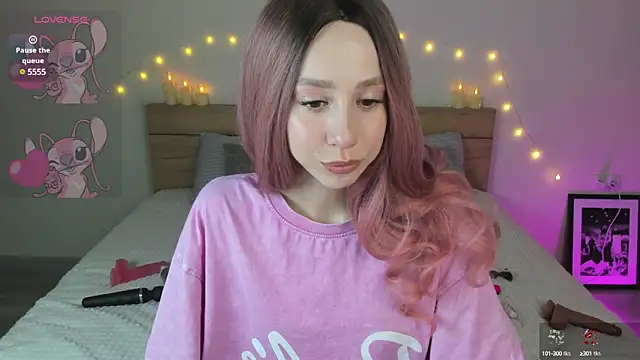 Amelia Martinz online show from 4, 1, 2025