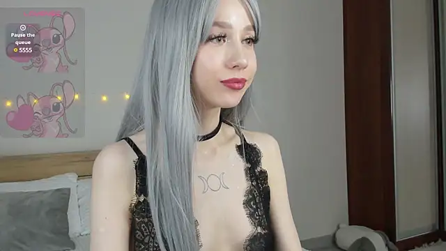 Amelia Martinz online show from 28, 2, 2025