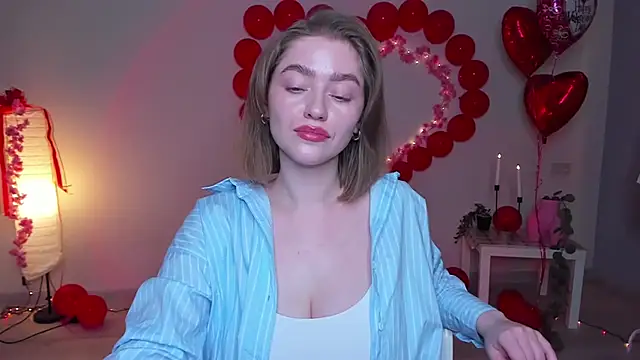 AidaPerry online show from 14, 2, 2025