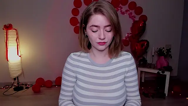 AidaPerry online show from 2, 3, 2025