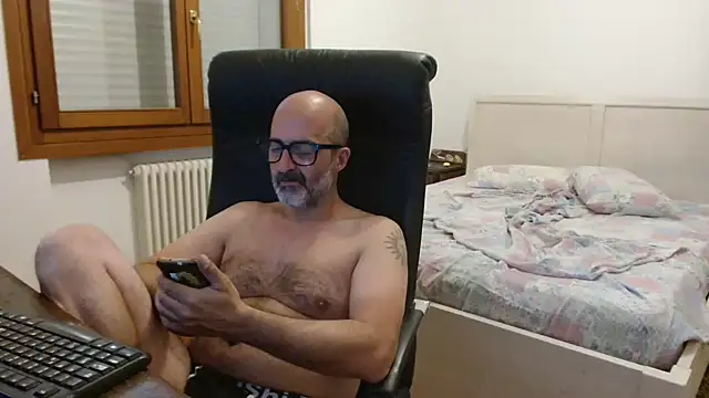 Snapshot of newsimo74 chatting on 11, 6, 2026 newsimo74 online show from 11, 6, 2026