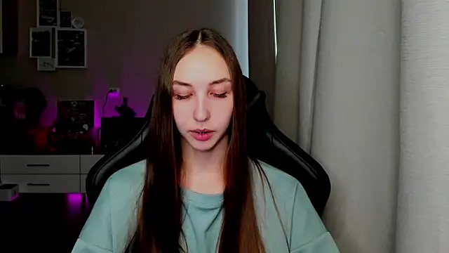 Snapshot of Sm0ly chatting on 17, 4, 2026 Sm0ly online show from 17, 4, 2026