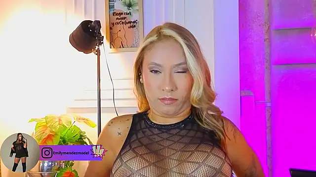 Snapshot of AlessiaLondon chatting on 13, 6, 2026 AlessiaLondon online show from 13, 6, 2026