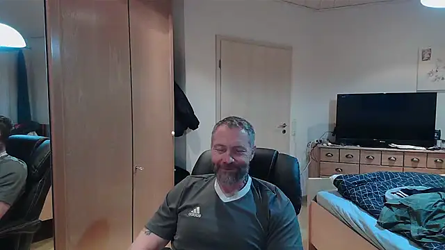 Snapshot of Rockburg chatting on 25, 3, 2026 Rockburg online show from 25, 3, 2026