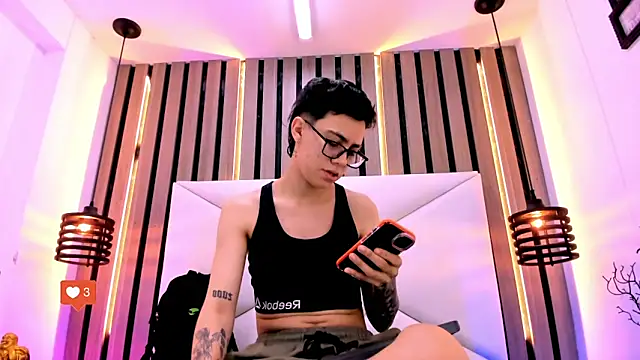 Cutie Shy  online show from 21, 11, 2025