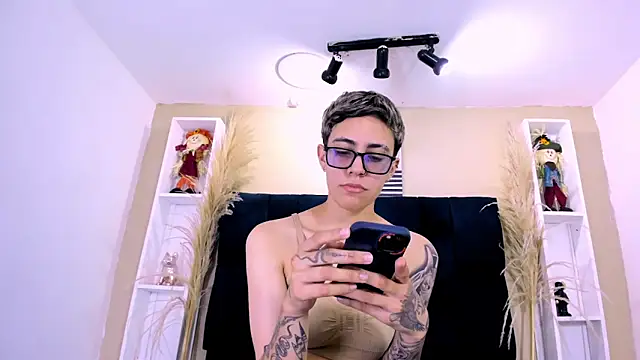 Cutie Shy  online show from 11, 2, 2026