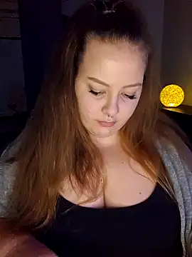 Snapshot of _Julie_x chatting on 5, 1, 2025 Julie x online show from 5, 1, 2025