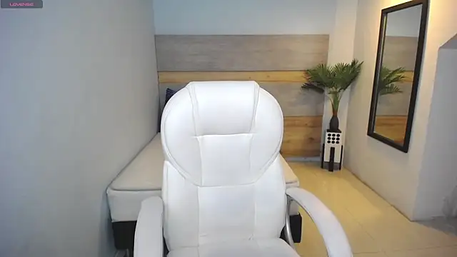 liseth fox online show from 20, 2, 2025