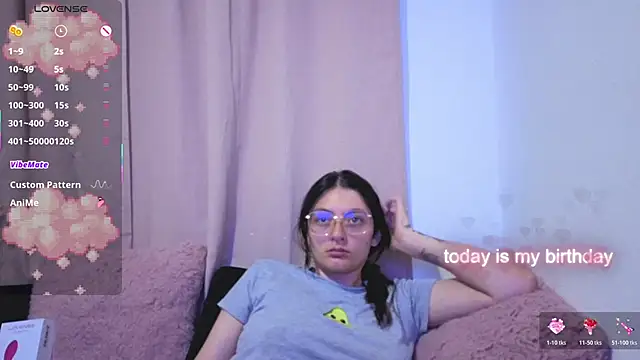 Snapshot of lessliee22_ chatting on 19, 5, 2026 lessliee22 online show from 19, 5, 2026