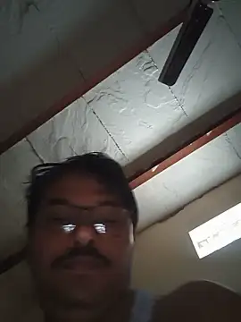 Snapshot of Srmotrs chatting on 8, 6, 2026 Srmotrs online show from 8, 6, 2026