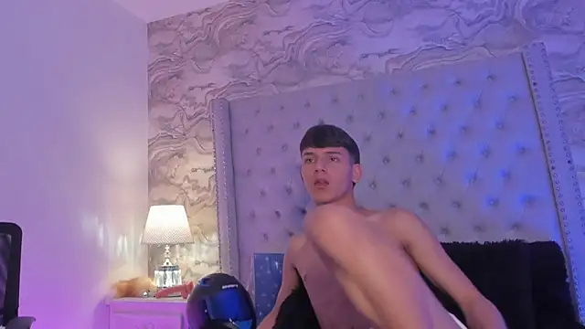 Snapshot of Kev_jenner chatting on 27, 12, 2024 Kev jenner online show from 27, 12, 2024