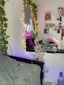 YouliteSllut2 online show from 24, 12, 2024