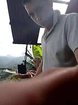 parejacaliente20154 online show from 14, 2, 2025