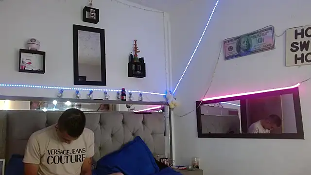 parejacaliente20154 online show from 19, 3, 2025