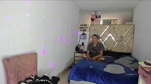 parejacaliente20154 online show from 17, 2, 2026