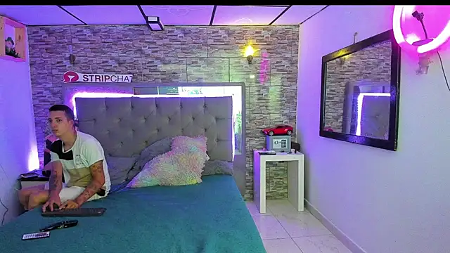 Snapshot of parejacaliente20154 chatting on 30, 6, 2026 parejacaliente20154 online show from 30, 6, 2026