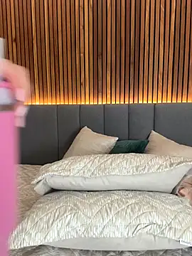 EmiilyAdams  online show from 7, 11, 2025