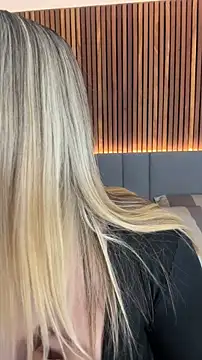 EmiilyAdams  online show from 8, 4, 2026