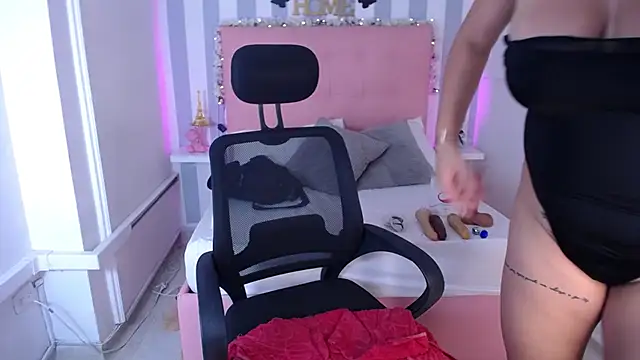 Lunna boobs online show from 26, 10, 2025