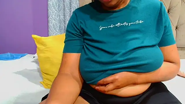 YELLOWBUSTYMELLONS online show from 21, 2, 2026