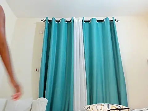 Snapshot of dolly_booty chatting on 2, 11, 2025 dolly booty online show from 2, 11, 2025