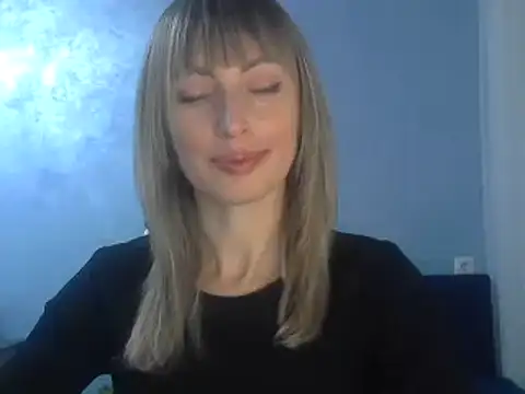 Snapshot of EffectMaya chatting on 6, 1, 2025 EffectMaya online show from 6, 1, 2025