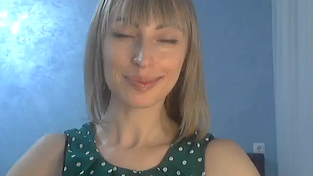 Snapshot of EffectMaya chatting on 4, 3, 2025 EffectMaya online show from 4, 3, 2025