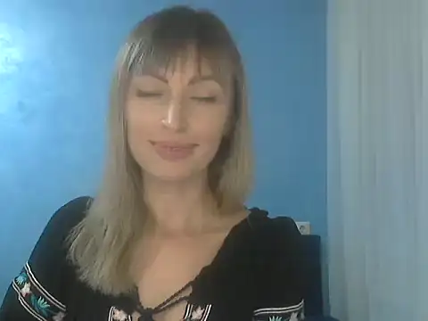 Snapshot of EffectMaya chatting on 4, 10, 2025 EffectMaya online show from 4, 10, 2025