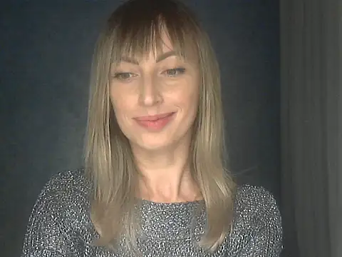 Snapshot of EffectMaya chatting on 7, 10, 2025 EffectMaya online show from 7, 10, 2025