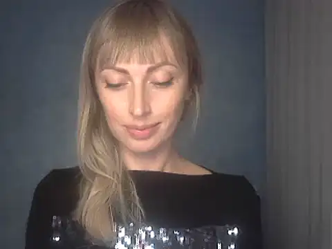 Snapshot of EffectMaya chatting on 20, 10, 2025 EffectMaya online show from 20, 10, 2025