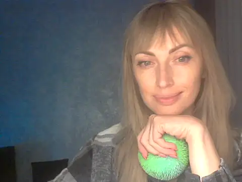 Snapshot of EffectMaya chatting on 4, 5, 2026 EffectMaya online show from 4, 5, 2026