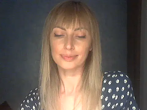 Snapshot of EffectMaya chatting on 12, 5, 2026 EffectMaya online show from 12, 5, 2026