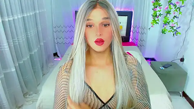 Snapshot of TaylorMon chatting on 14, 5, 2026 TaylorMon online show from 14, 5, 2026