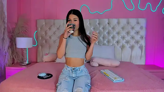 Julieta Cortes   online show from 25, 2, 2026