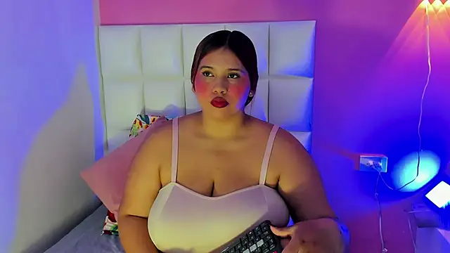 Alanna hot3 online show from 28, 3, 2026