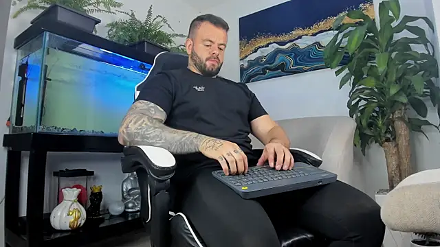 Snapshot of Johnnygrayson1 chatting on 21, 6, 2026 Johnnygrayson1 online show from 21, 6, 2026