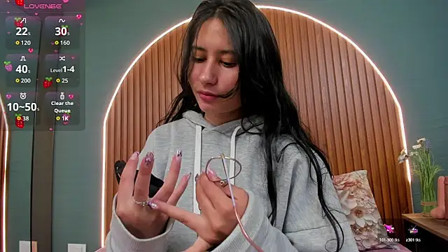 NayeCloud online show from 29, 10, 2025