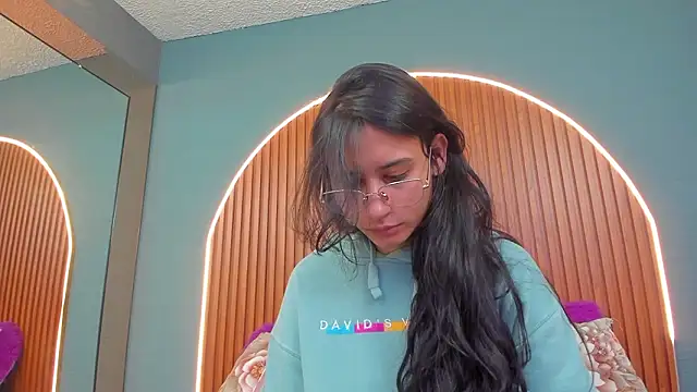 Snapshot of NayeCloud chatting on 3, 2, 2026 NayeCloud online show from 3, 2, 2026