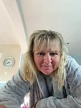 Snapshot of chloefeel chatting on 10, 6, 2026 chloefeel online show from 10, 6, 2026