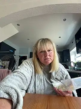 Snapshot of chloefeel chatting on 15, 6, 2026 chloefeel online show from 15, 6, 2026
