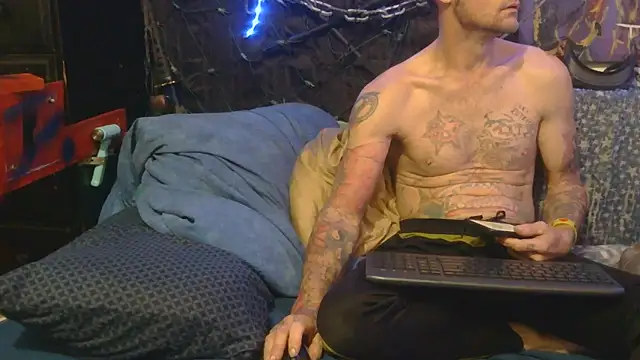 Snapshot of TheOneYouLove69 chatting on 20, 11, 2025 TheOneYouLove69 online show from 20, 11, 2025