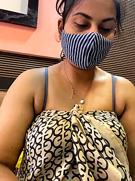 Snapshot of HaaniKaur chatting on 15, 10, 2025 HaaniKaur online show from 15, 10, 2025