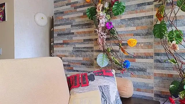 Hairyandsexysalma online show from 20, 9, 2025