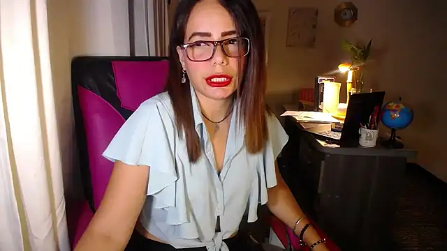 Snapshot of danielle_rose_1 chatting on 10, 4, 2026 danielle rose 1 online show from 10, 4, 2026