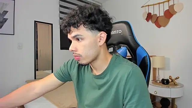 mateoleonee online show from 25, 2, 2025