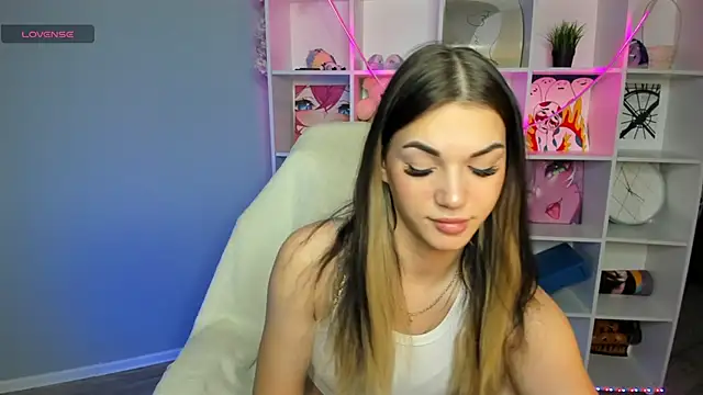 Snapshot of Hellen_Moore chatting on 30, 12, 2024 Hellen Moore online show from 30, 12, 2024