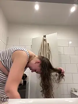 Snapshot of Fancy-Francy chatting on 13, 2, 2025 Fancy-Francy online show from 13, 2, 2025