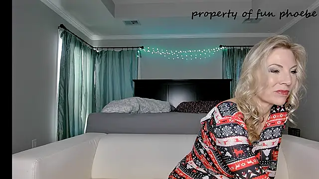 Snapshot of Fun_Phoebe chatting on 5, 12, 2024 Fun Phoebe online show from 5, 12, 2024