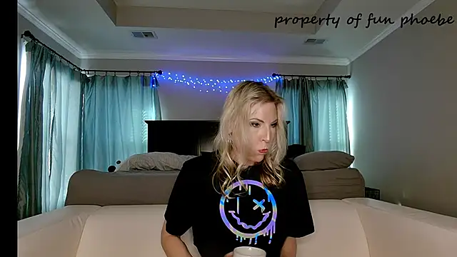 Snapshot of Fun_Phoebe chatting on 3, 2, 2025 Fun Phoebe online show from 3, 2, 2025